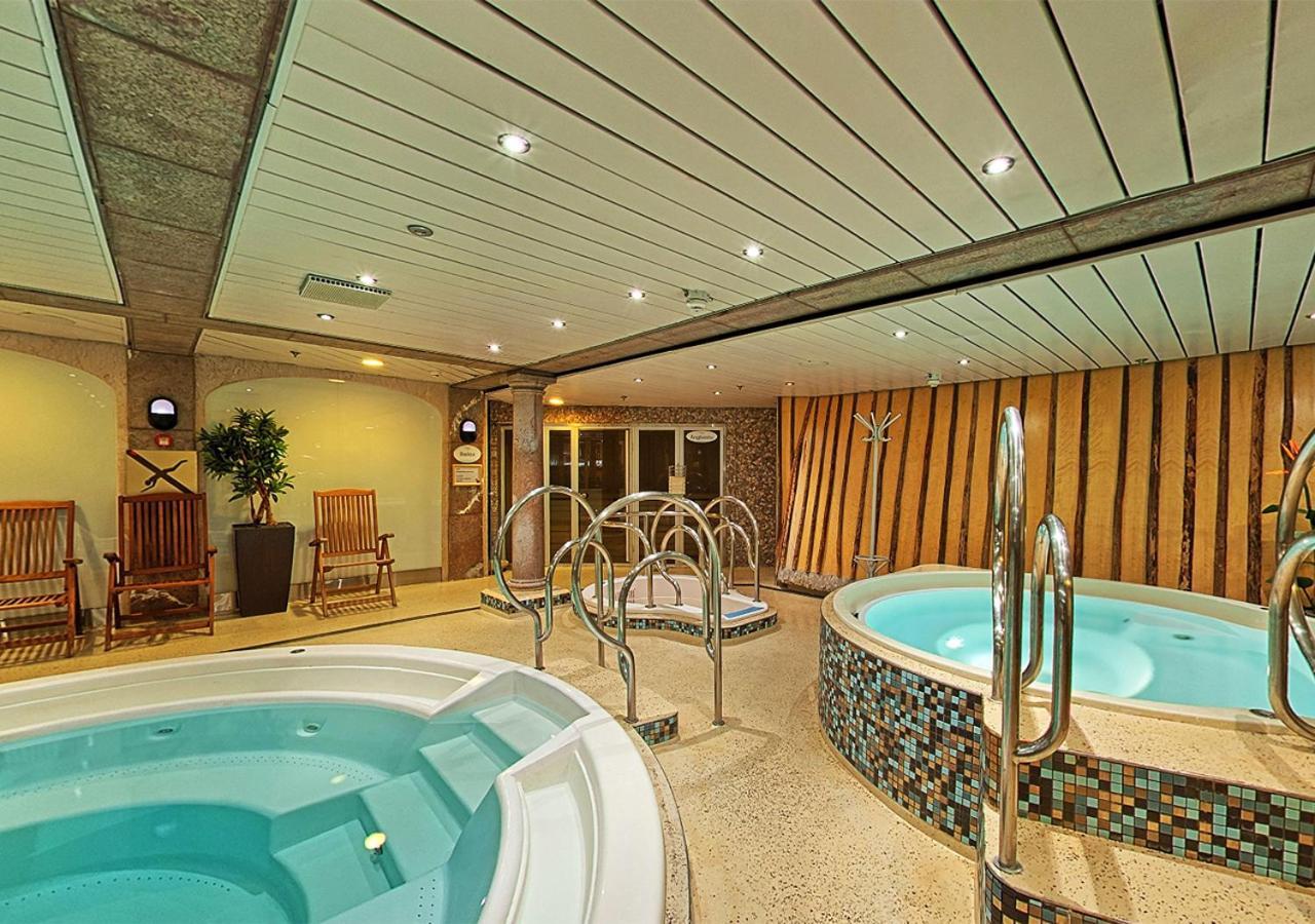 Viking Line Ferry Viking Cinderella - 2-Night Cruise Stockholm-Helsinki-Stockholm Hotel Екстериор снимка