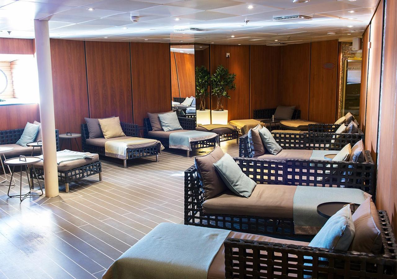 Viking Line Ferry Viking Cinderella - 2-Night Cruise Stockholm-Helsinki-Stockholm Hotel Екстериор снимка