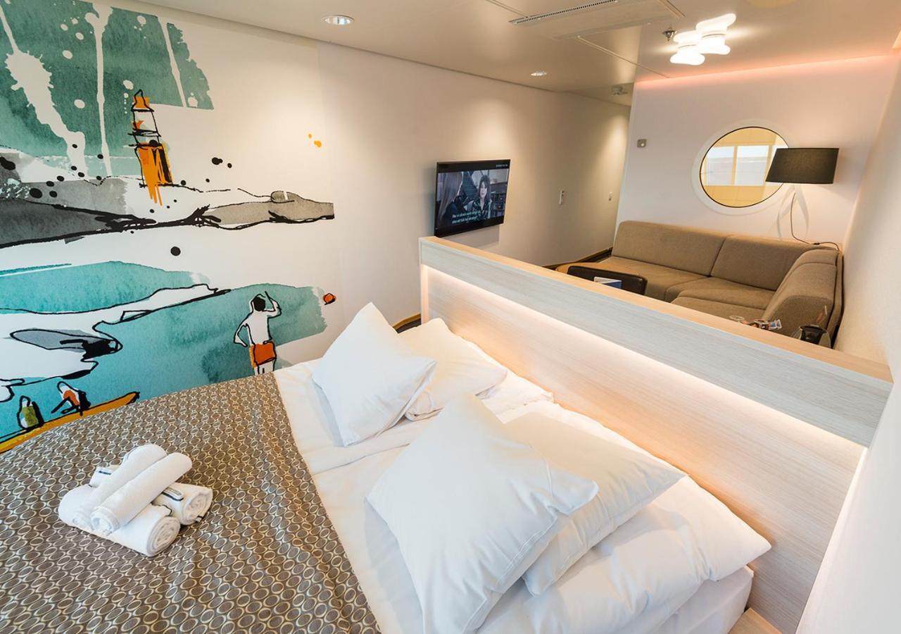Viking Line Ferry Viking Cinderella - 2-Night Cruise Stockholm-Helsinki-Stockholm Hotel Стая снимка